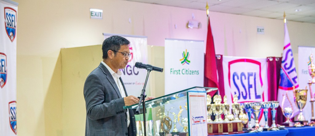 Brian Woo, General Manager – First Citizens Depository Services Limited, addresses the audience at the SSFL 2023 prize giving
